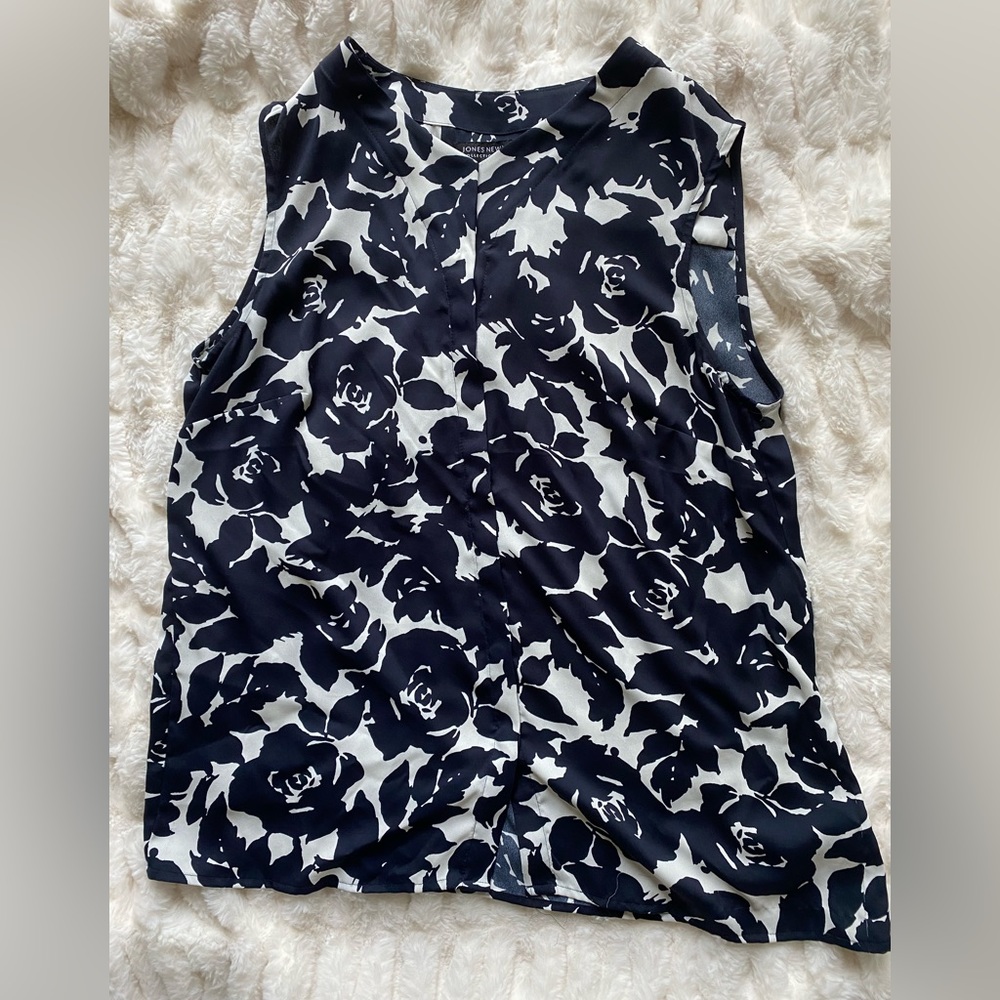 Jones New York Sleeveless Top Size 12